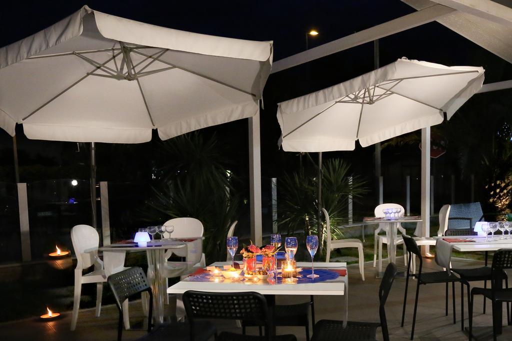 Hotel Vela D'Oro Riccione Extérieur photo